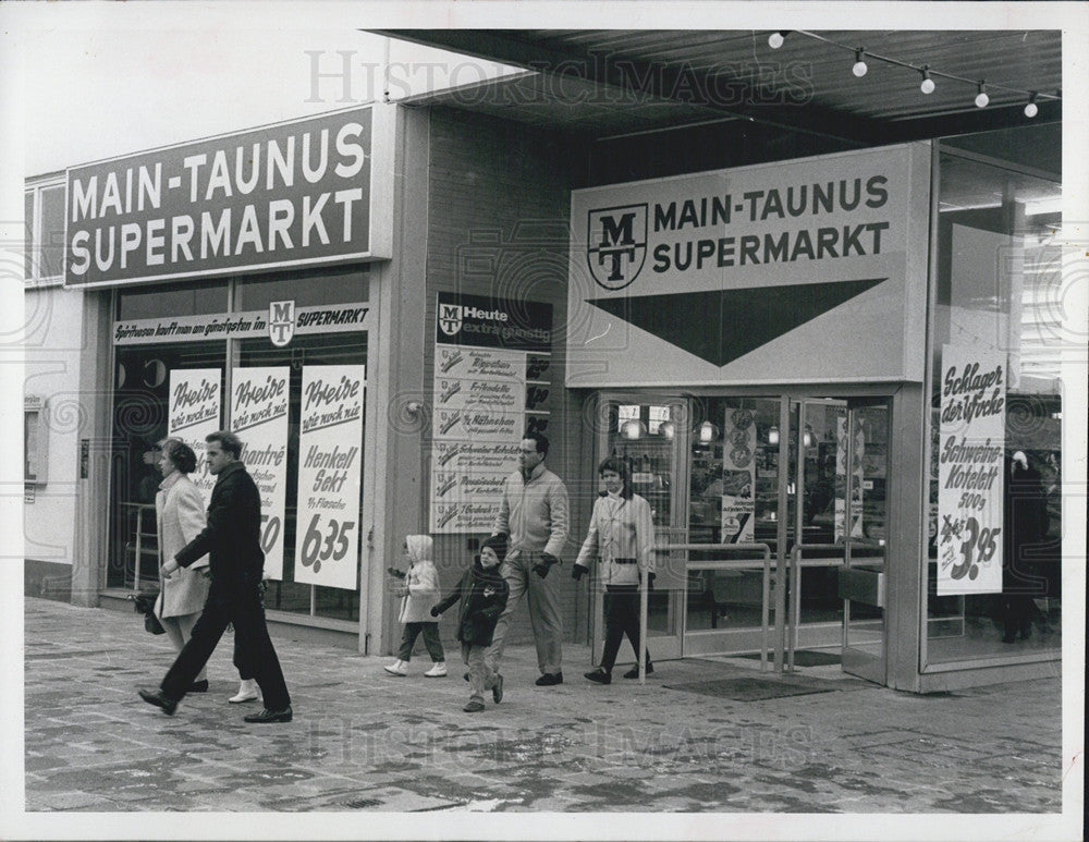 1965 Press Photo Germany Main-Taunus Supermarket Exterior Entrance - Historic Images