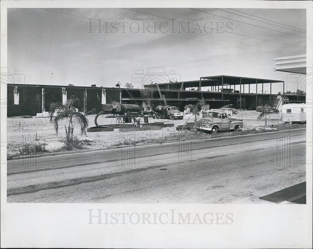 1928 Press Photo Construction of Montgomery Ward Department store< Clearwatwer. - Historic Images