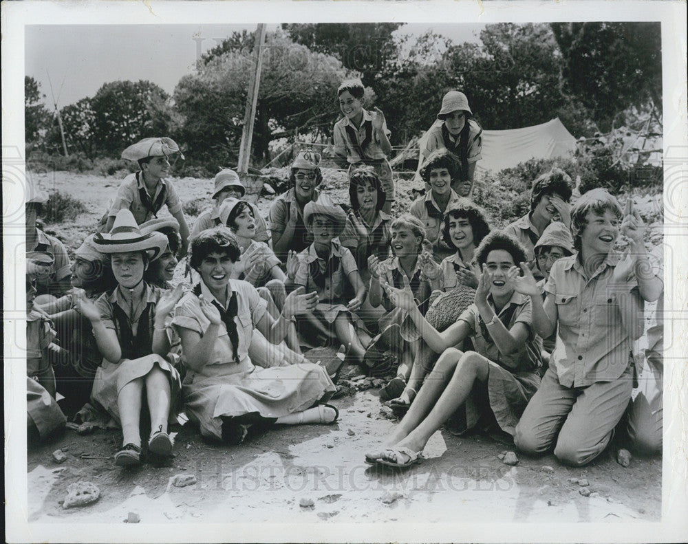 1968 Press Photo Histadrut family tour of Israel - Historic Images