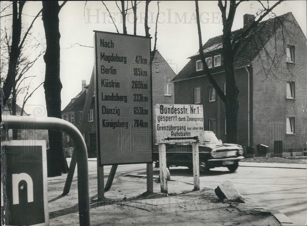 Press Photo Helmstedt In Lower Saxony Buildings And City Sign - Historic Images