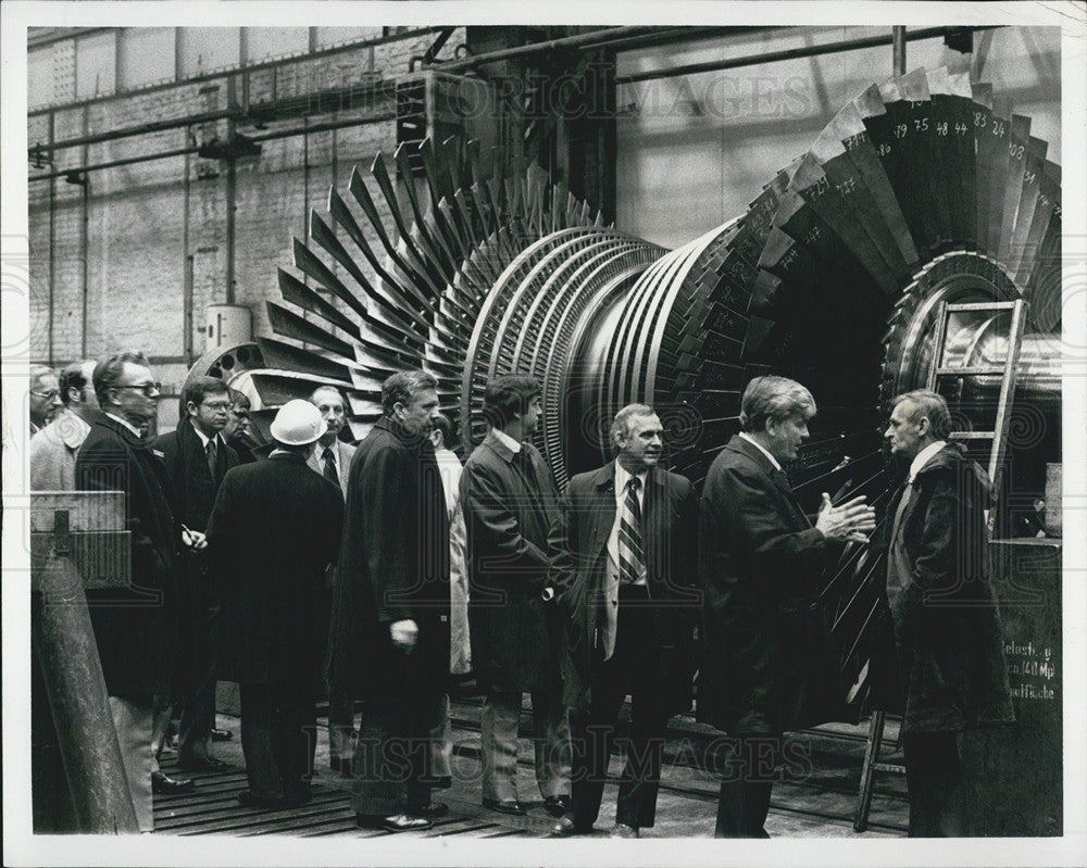 1978 Press Photo Palmetto Mayor Holland with Others Tour German Turbine Plant - Historic Images