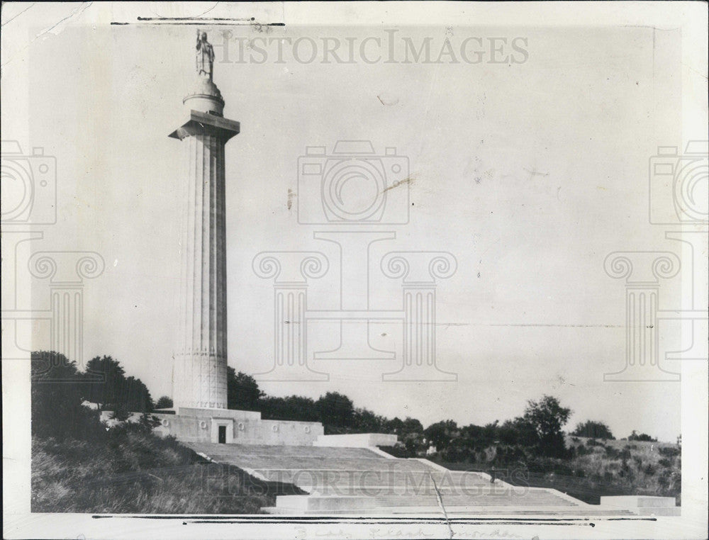 1937 Press Photo Magnificent monument at Montfaucon, France designed by John Russel Pope - Historic Images