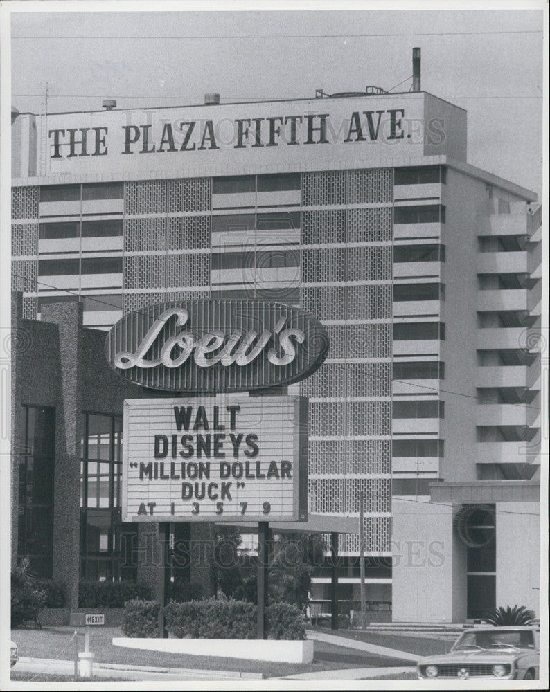 1971 Press Photo Outside view of the Plaza Fifth Ave building - Historic Images