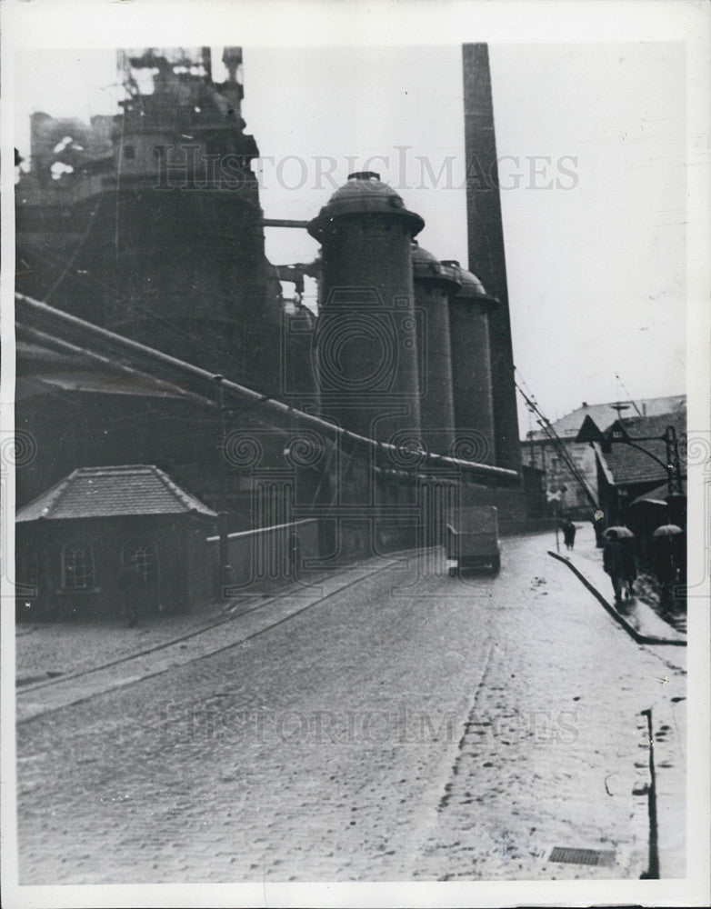 1944 Press Photo Pre-War View Of Ironworls Of Neunkirchen Near Saarbrucken - Historic Images