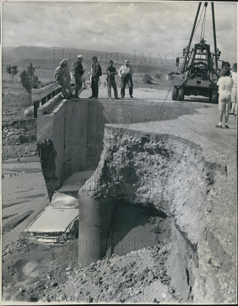 1966 Press Photo Car in the creek caused by flooding in Colorado - Historic Images