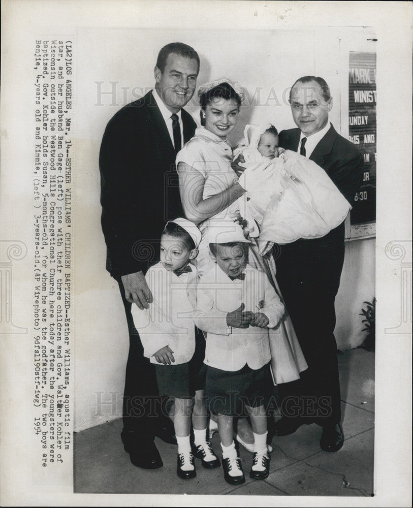 1954 Press Photo Esther WIlliams And Her Husband Pose With Kids-Gov Walter Khulr - Historic Images