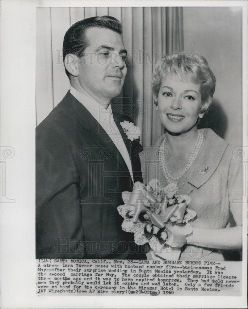 1960 Press Photo Lana Turner Poses With New Husband #5Fred May In Santa Monica - Historic Images