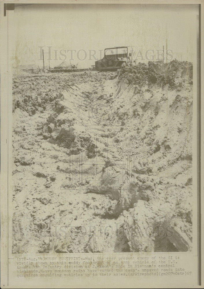 1967 Press Photo Tire tracks from Army vehicles in the mud of Vietnam - Historic Images