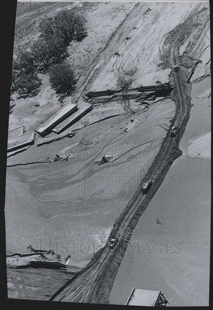 1965 Press Photo Temporary Road in Colorado after Flood - Historic Images