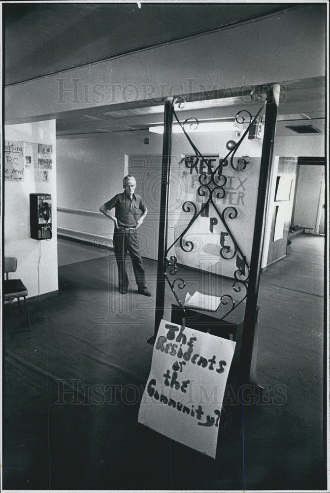 1978 Press Photo Phoenix Center Art Piece Residents Or Community Sign - Historic Images