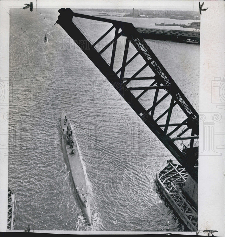 1948 Press Photo American Submarine Sailing From Groton Connecticut Base - Historic Images