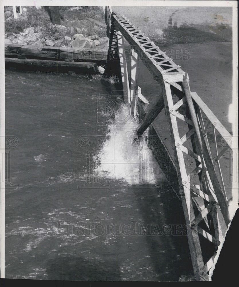 1957 Press Photo High Clear Creek Waters Bridge Underwater Georgetown Colorado - Historic Images