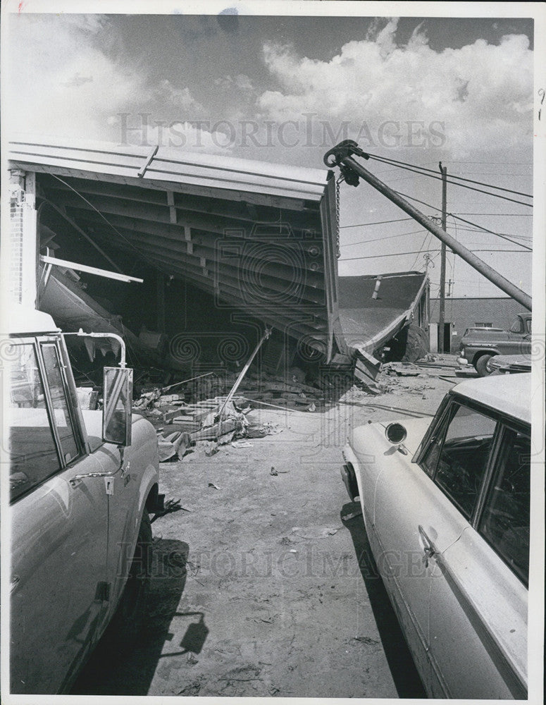 1965 Press Photo Brunsrick Wholesale Drug Company Collapsed Flooding - Historic Images