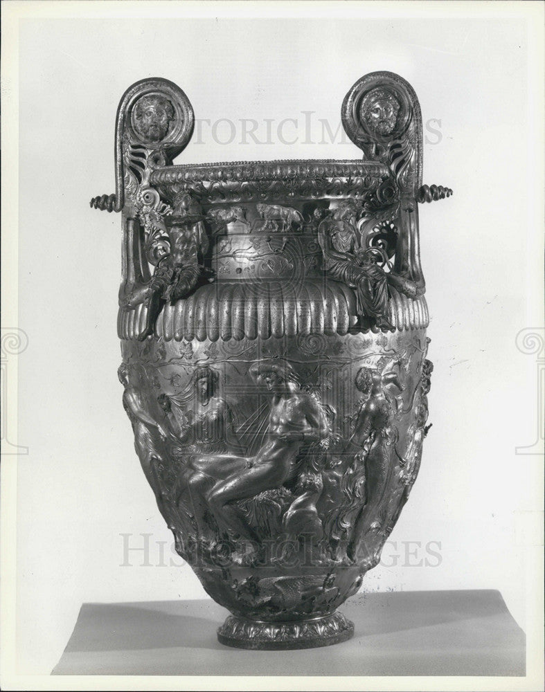 1980 Press Photo Bronze krater sacred wedding artifact of Dionysos to Ariadne - Historic Images