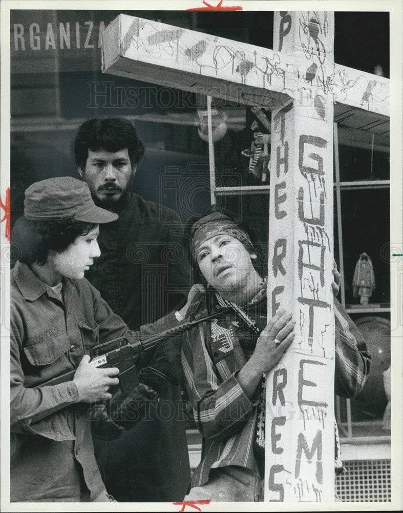 1982 Press Photo Members of the Solidarity w/ the People of Guatemala - Historic Images