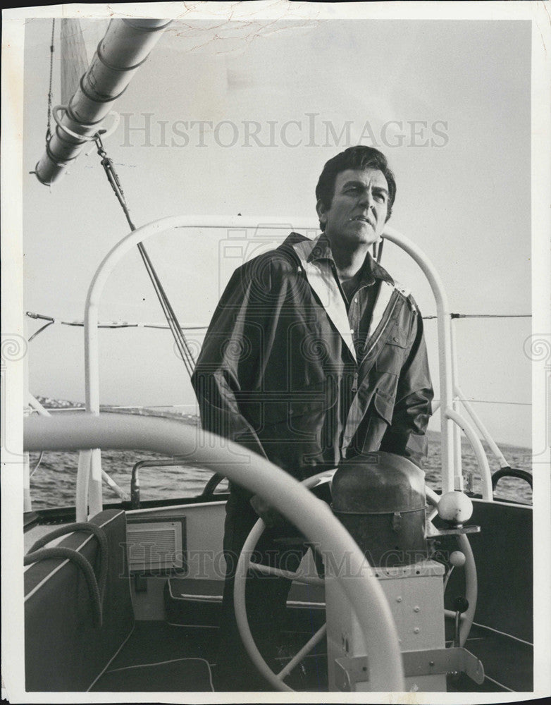 1970 Press Photo  Mike Connors staring in &quot;The Killer Who Wouldn&#39;t Die&quot; - Historic Images