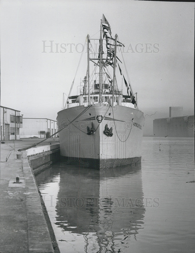 1958 Press Photo Norwegian motorship Veslefjell on the docks of Chicago - Historic Images