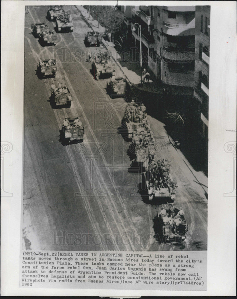 1962 Press Photo Rebel Gen Juan Carlos Ongania&#39;s Tanks In Buenos Aires - Historic Images