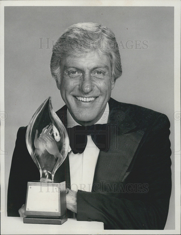 1979 Dick Van Dyke at "The Fifth Annual People's Choice Awards" - Historic Images