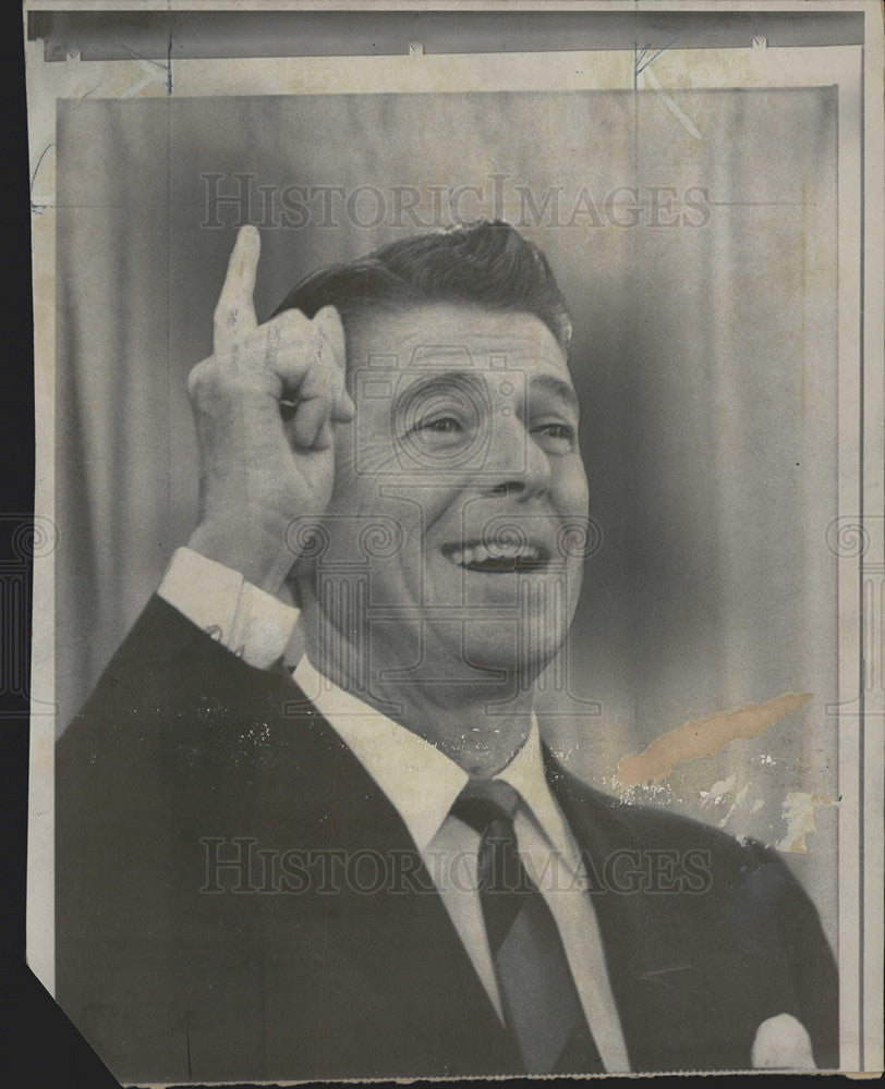 1969 Press Photo Gov Ronald Reagan At News Conf Following Budget Approval - Historic Images