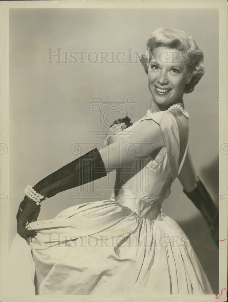 Press Photo Television Actress Dinah Shore Wearing Pearls Portrait - Historic Images