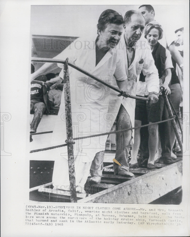 1965 Press Photo Survivors of the sunken Yarmouth Castle come ashore in the Baha - Historic Images