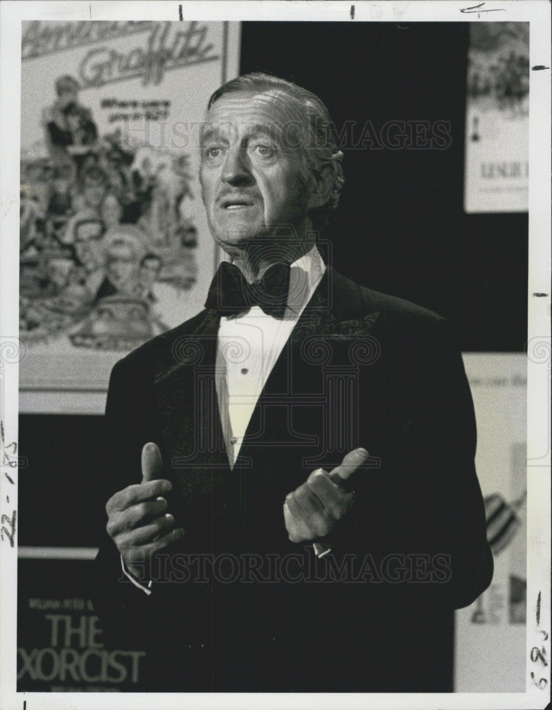 1977 Press Photo David Niven hosts The Billion Dollar Movies - Historic Images