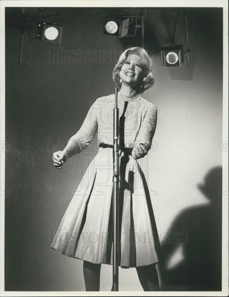 Press Photo Singer/Actress Dinah Shore - Historic Images