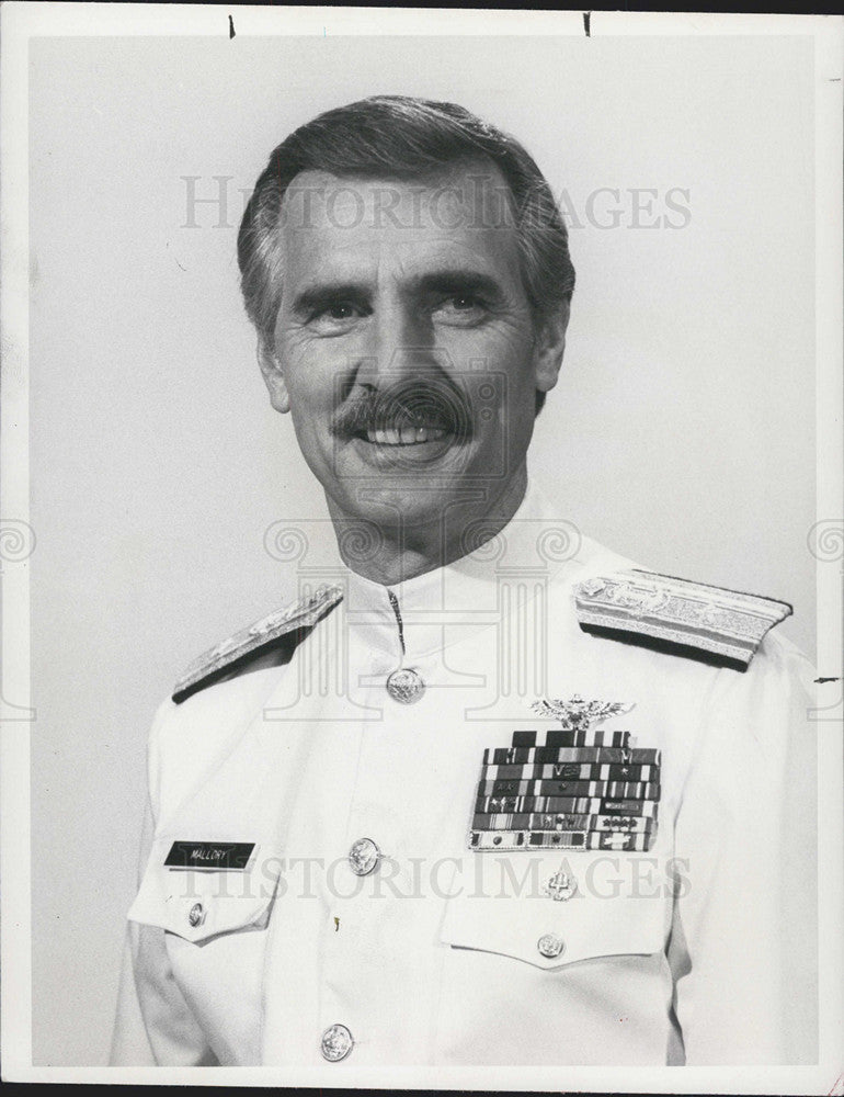 1984 Press Photo Actor Dennis Weaver - Historic Images