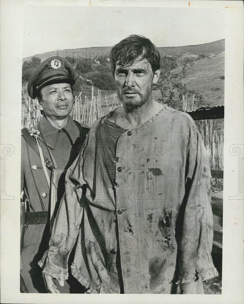 1971 Press Photo Actor Dennis Weaver - Historic Images