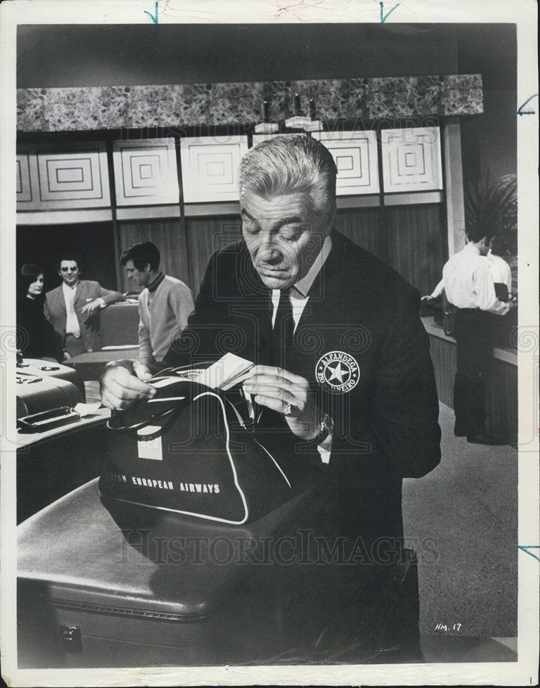 1968 Press Photo Cesar Romero - Historic Images