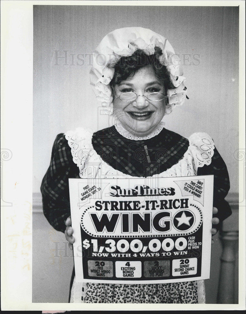 1984 Press Photo Mrs. Santa advertising for WINGO sweepstakes - Historic Images