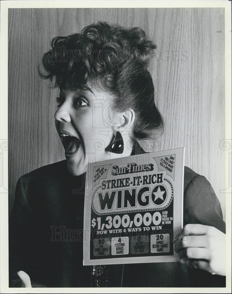 1984 Press Photo Actress Andrea McArdle with her WINGO advertising - Historic Images