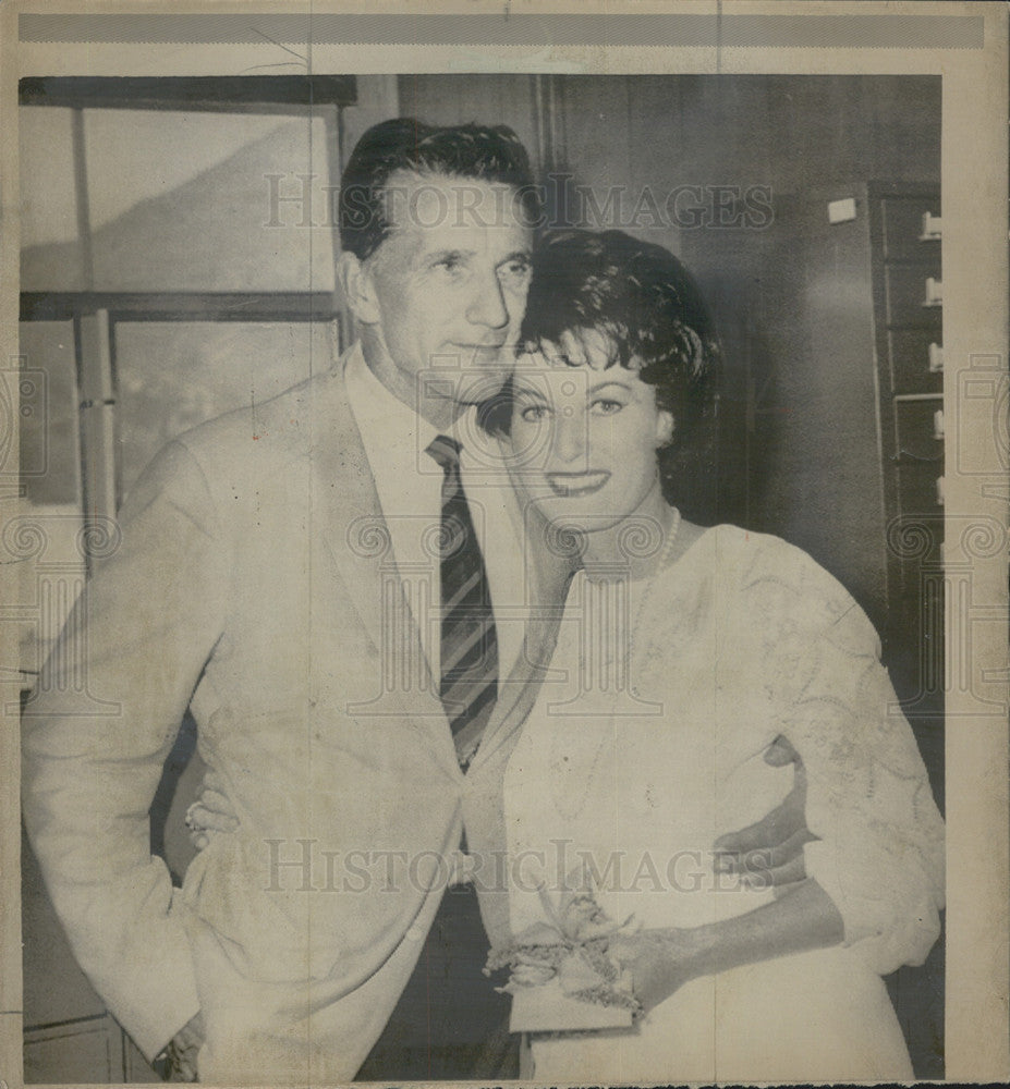 1968 Press Photo Actress Maureen O&#39;Hara weds Charles Blair - Historic Images