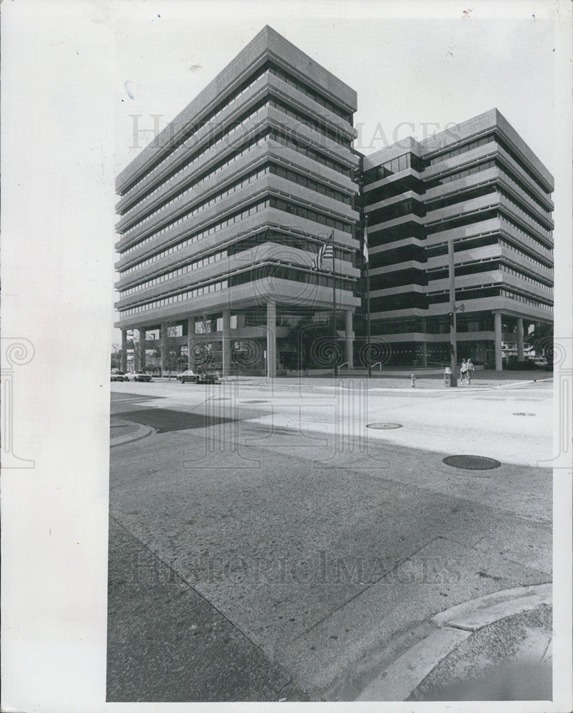 1981 Press Photo The new Teco Plaza filled with new office space in Tampa, Fl - Historic Images