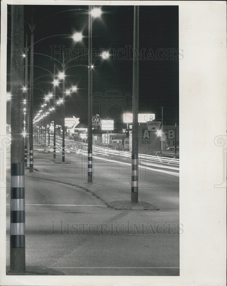 Press Photo Light poles in St. Petersburg, Fl to be relocated - Historic Images