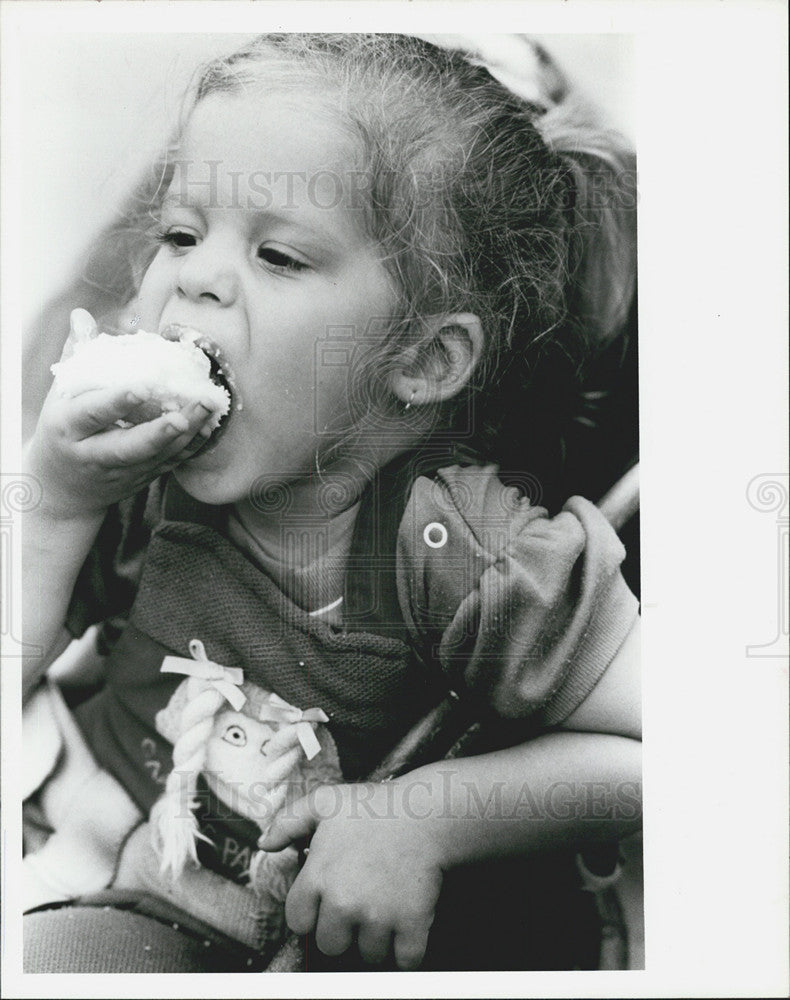 1987 Press Photo Tampa&#39;s birthday party on Bay Shore Blvd, in Downtown Tampa - Historic Images