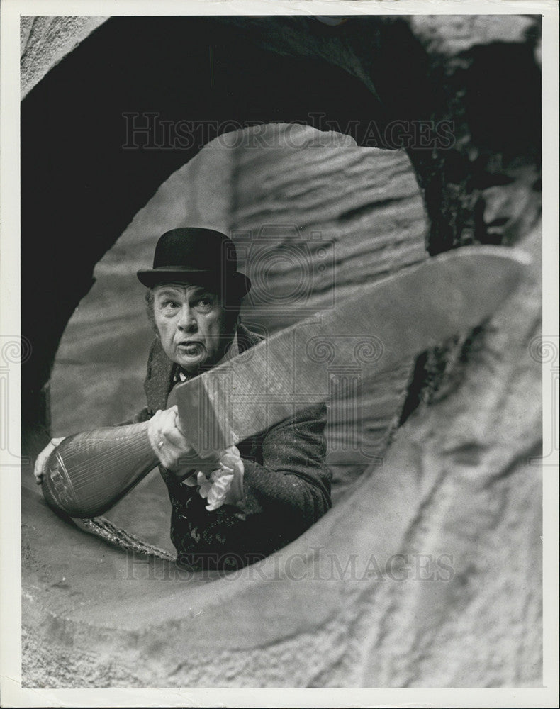 1973 Press Photo Eddie Albert stars in the movie &quot;The Borrowers&quot; on NBC TV - Historic Images