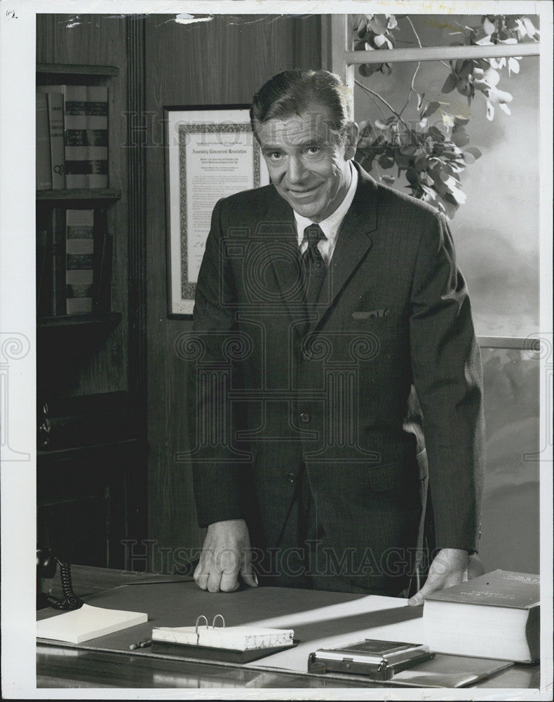 1970 Press Photo Bright Promise Series Actor Dana Andrews Character Portrait - Historic Images