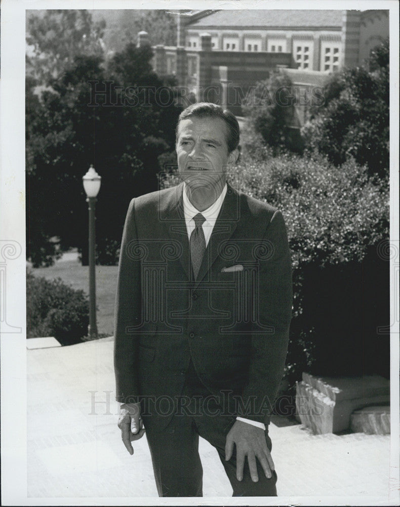 Press Photo Bright Promises Series Actor Dana Andrews Campus Scene - Historic Images