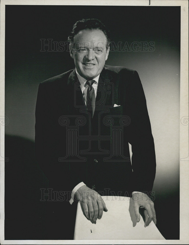 1964 Press Photo Bell Telepone Hour Host Van Heflin Promotional Portrait - Historic Images