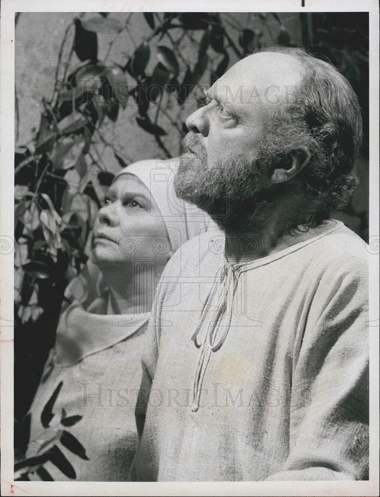 Press Photo Kate Reid and Van Heflin in &quot;Neither Are We Enemies&quot; - Historic Images