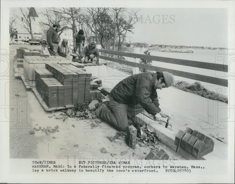 1978 Press Photo Construction/Brick Walkway/Waterfront/Wareham Massachusetts - Historic Images