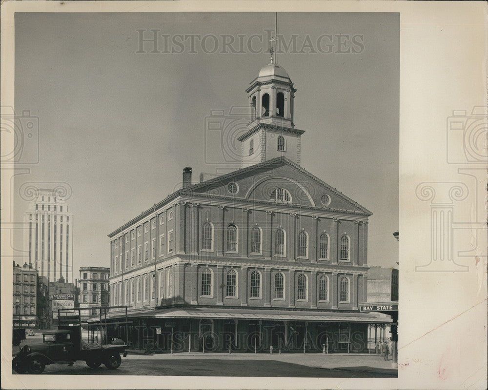 1956 Press Photo Faneuil Hall, The &quot;Cradle Of Liberty&quot; At Boston, 1762 - Historic Images