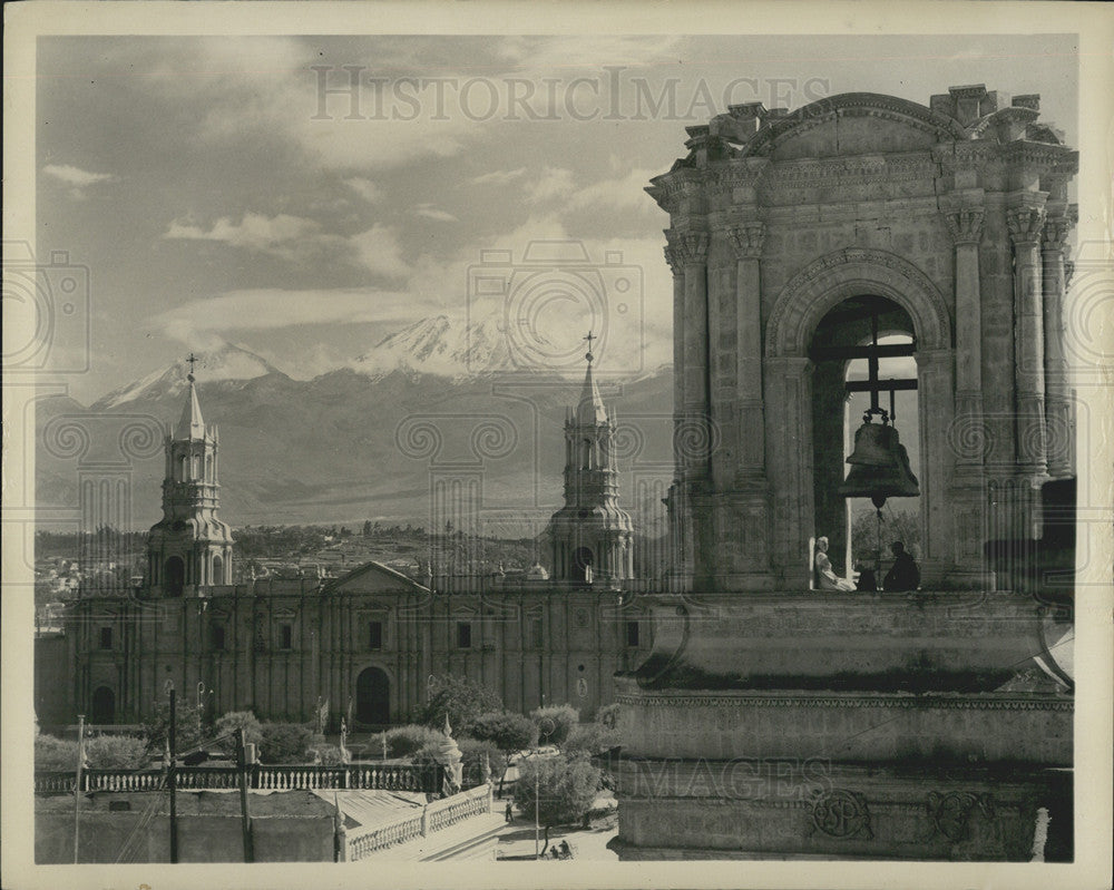 1964 Press Photo 17th Century Cathedral And Bell Tower In Arequipa, Peru - Historic Images