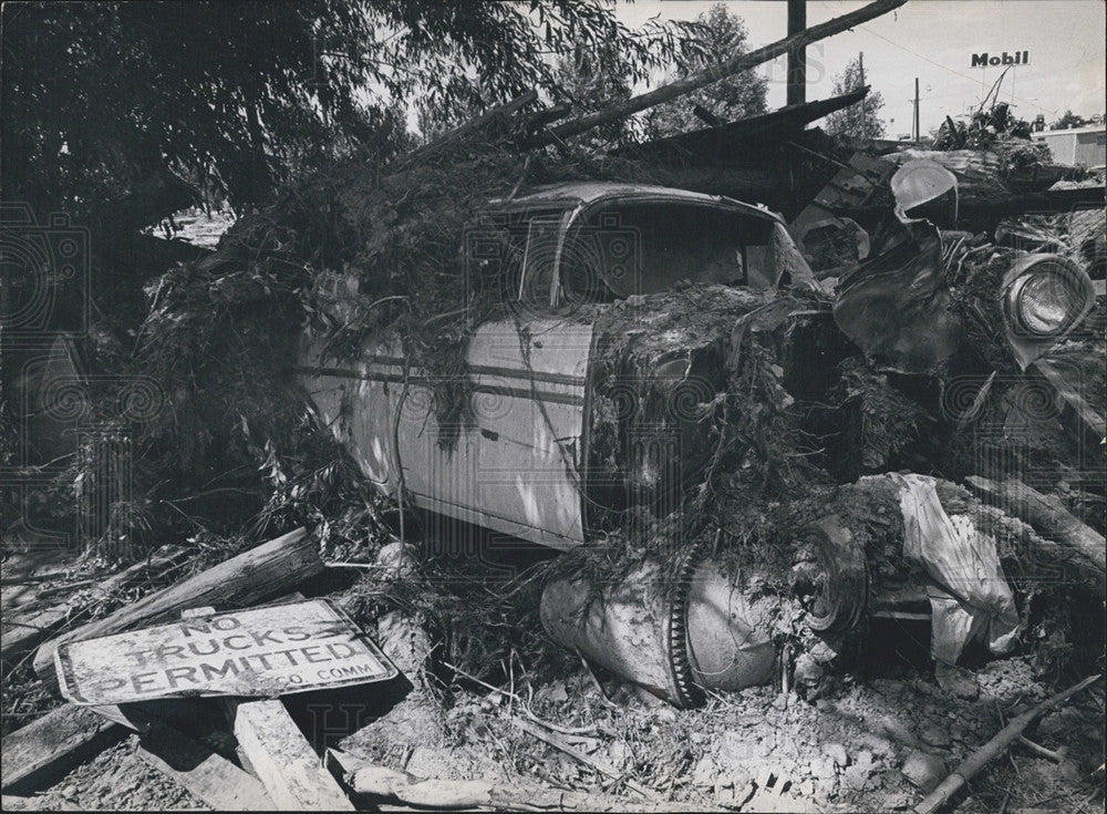 1965 Press Photo Dozens Cars Abandoned After Flood In Denver CO - Historic Images