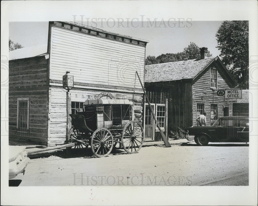 1964 Press Photo Ghost Town Nevada City/Stagecoach/Long Barrel Rifle/Montana - Historic Images