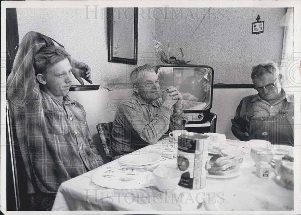 1972 Press Photo Rick w/ grandfather, Richard Hertwig &amp; Harold Krebs - Historic Images