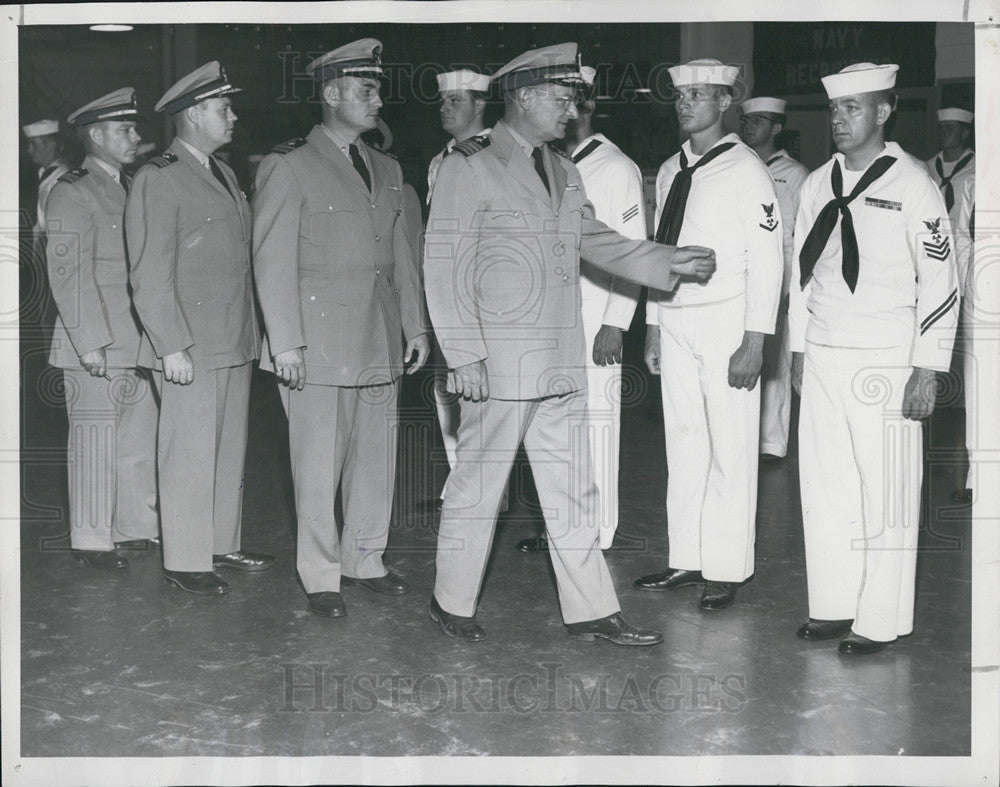 1954 Press Photo Denver&#39;s Naval Reserve Unit Stands Inspection - Historic Images