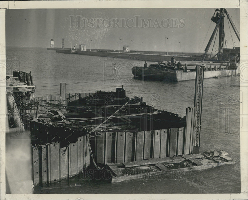 1938 Press Photo Uncompleted Bulkhead Intended To Shut Off Chicago River Mouth - Historic Images